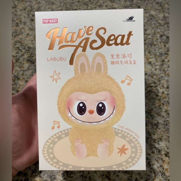 Pop Mart The Monsters Labubu Have a Seat Vinyl Plush in Hehe - Picture 2 of 4